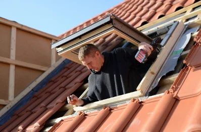 Pose de fenêtres de toit Velux à Osmoy